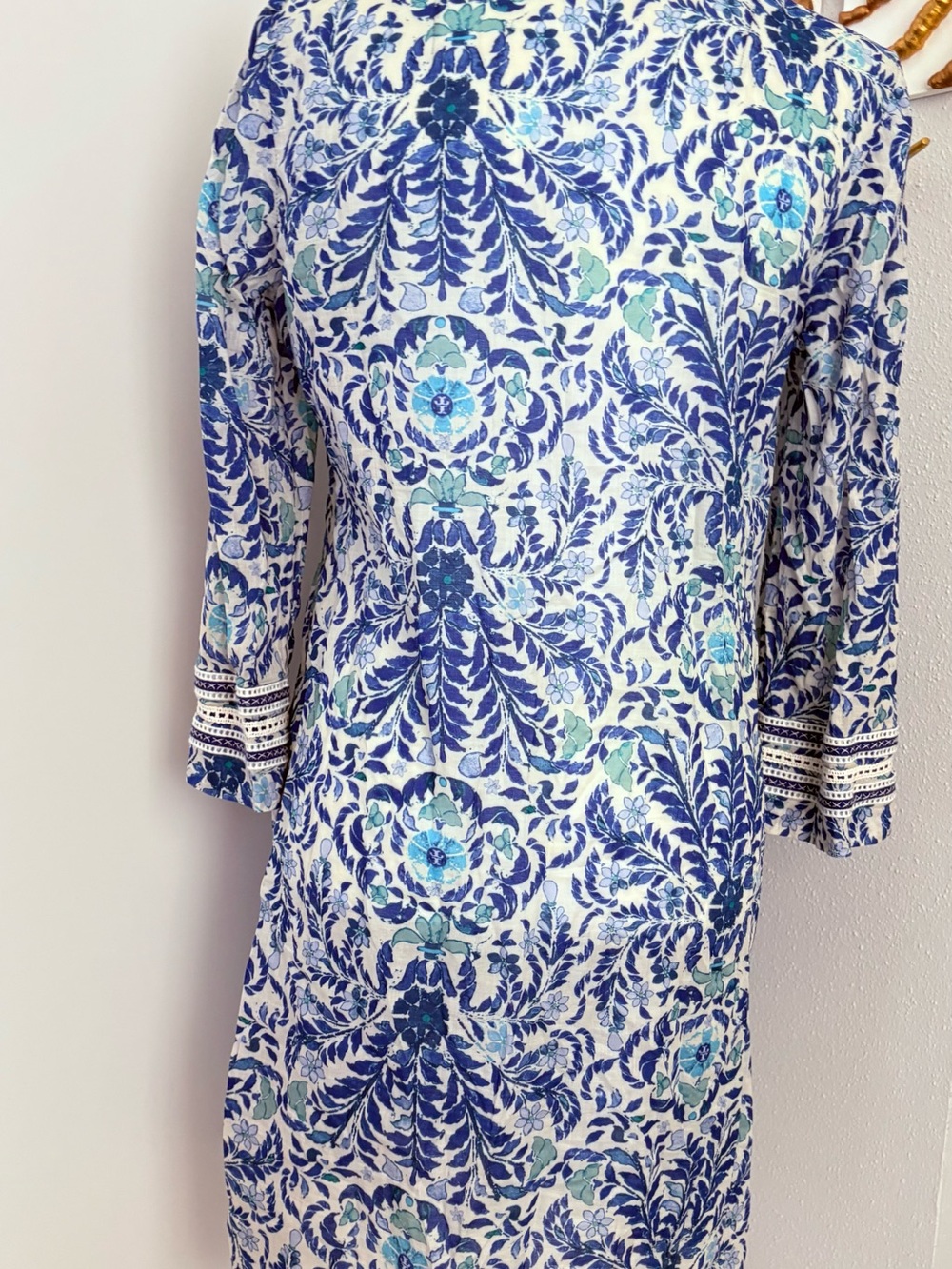 Tory Burch Blue and White Floral V-Neck Tunic - Picture 4 of 5